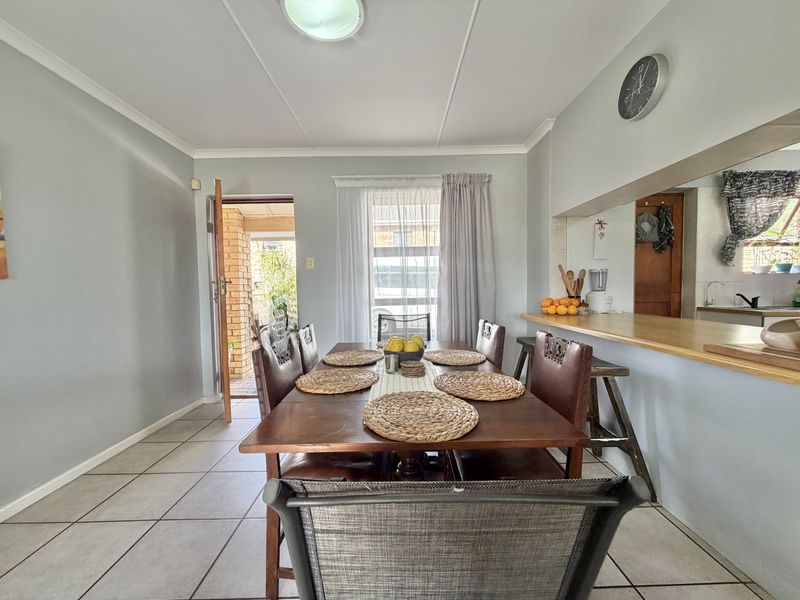 Townhouse o sale in Aston Bay - Photo 4