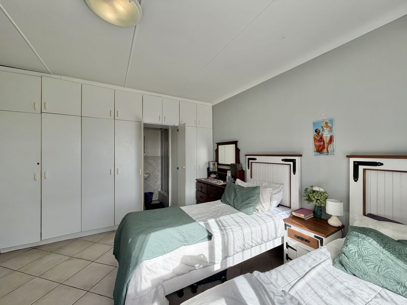 Townhouse o sale in Aston Bay - Photo 10