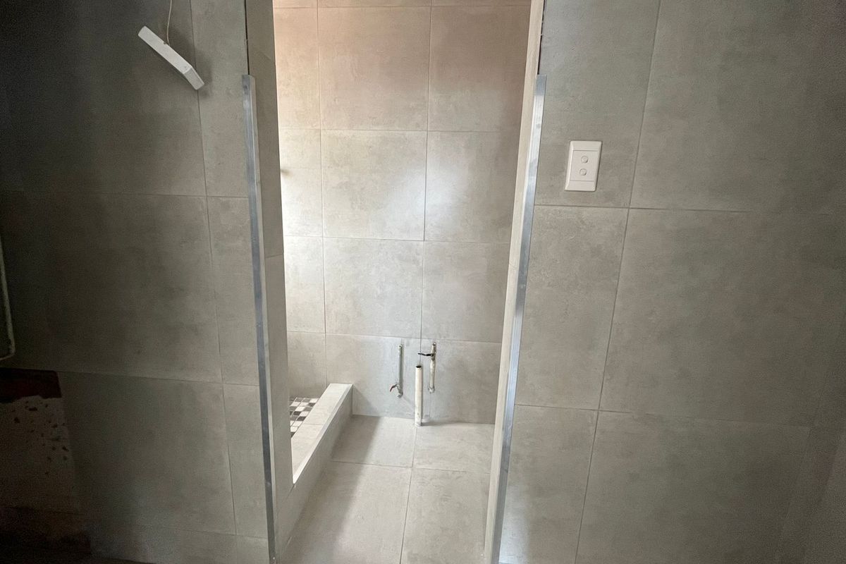 Bachelor Flat to Rent with Garage - Photo 4