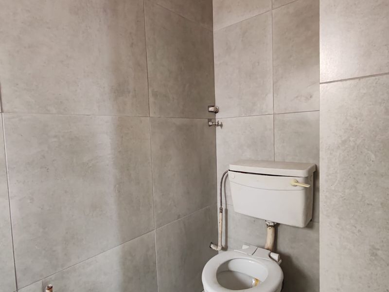 Bachelor Flat to Rent with Garage - Photo 10