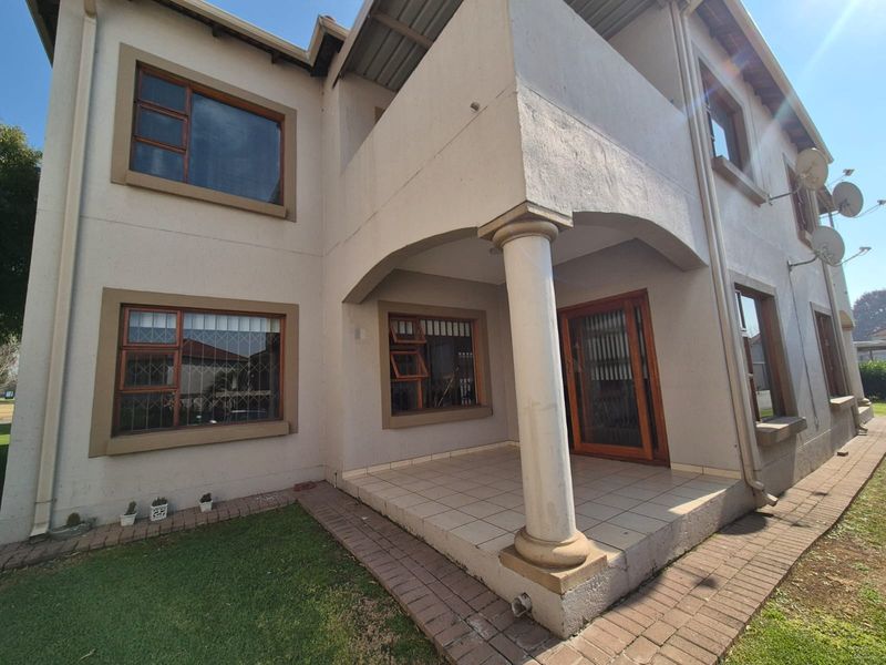 !Perfect Unit in Emfuleni Golf Estate! - Photo 2