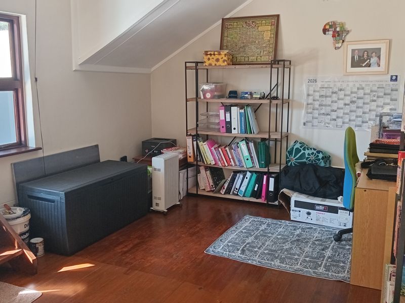 Charming Upstairs Unit with Loft and Stunning Views - Photo 8