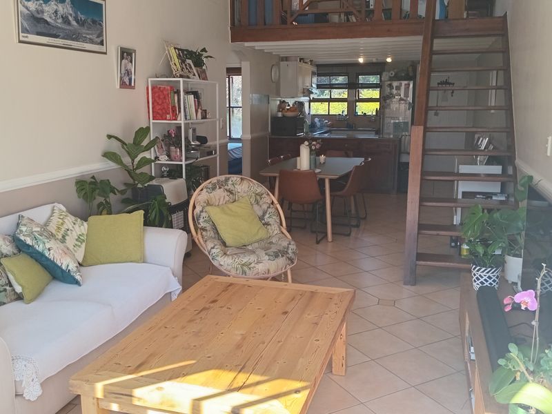 Charming Upstairs Unit with Loft and Stunning Views - Photo 6