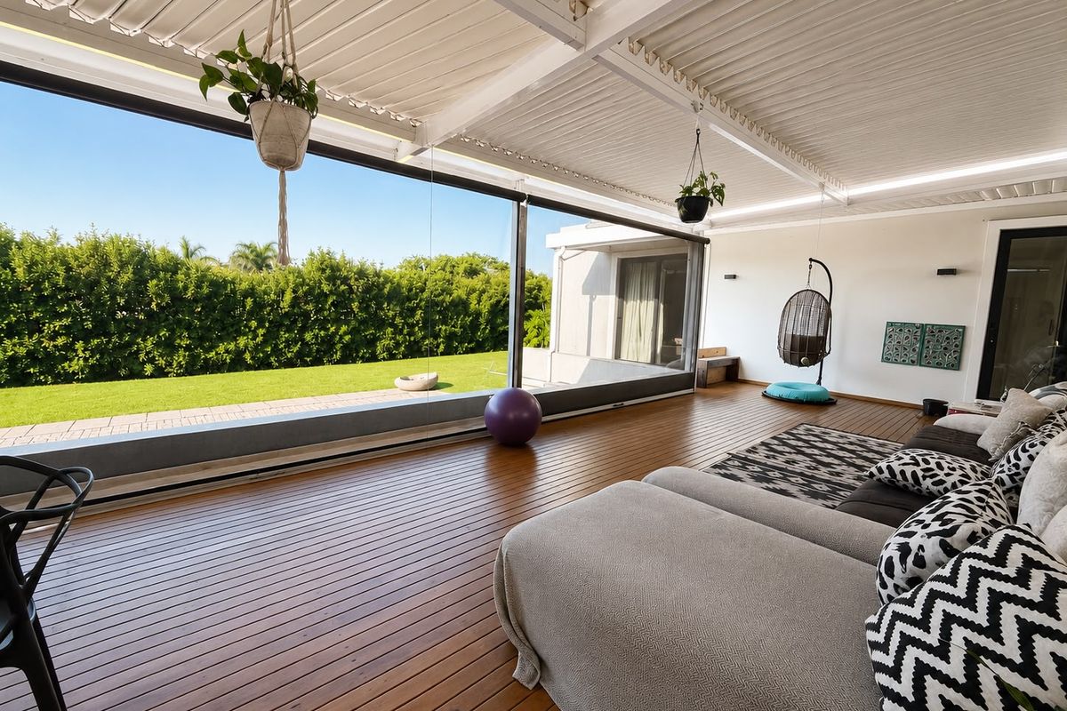 Sophisticated Family Living in Tanglewood Estate - Photo 5