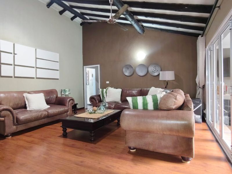 Exceptional Off-the-Grid Family Home in Old Vaalpark - Photo 10
