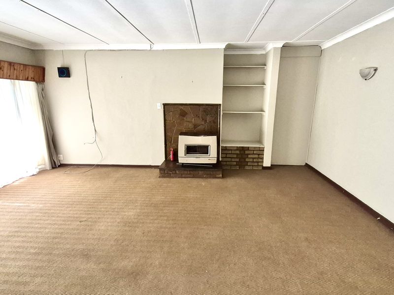 3 bedroom house with flat for sale in del Judor. - Photo 8