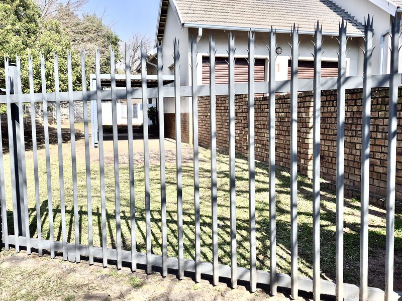 3 bedroom house with flat for sale in del Judor. - Photo 6