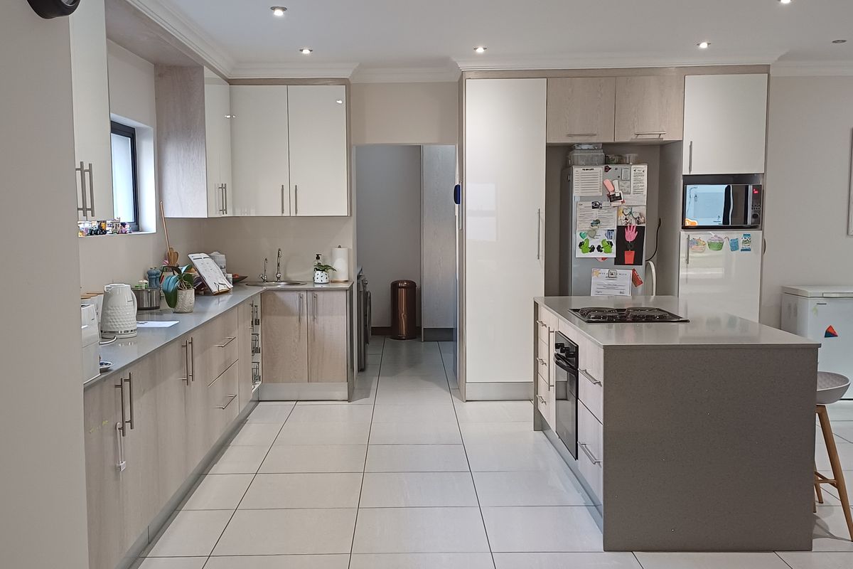Your Dream Home Awaits in Secure Estate Living - Photo 4