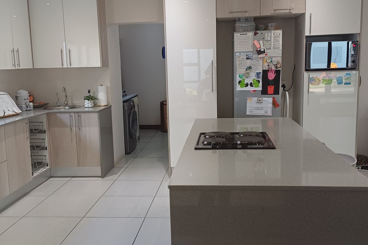 Your Dream Home Awaits in Secure Estate Living - Photo 5