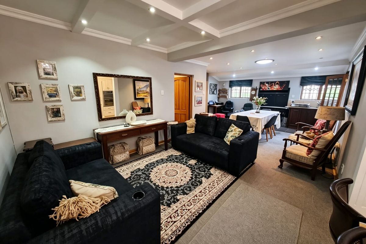 MODERN DUPLEX LIVING IN SOUGHT-AFTER THREE RIVERS PROPER. - Photo 5