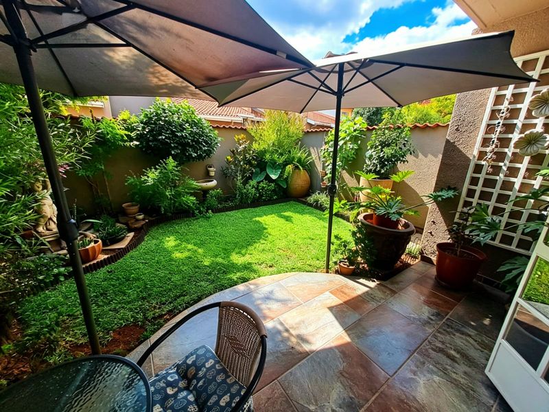 MODERN DUPLEX LIVING IN SOUGHT-AFTER THREE RIVERS PROPER. - Photo 3