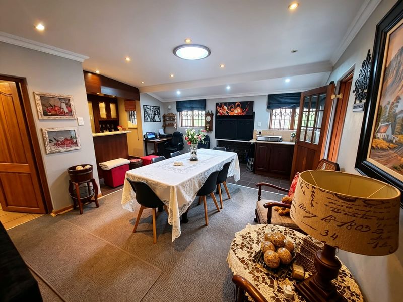 MODERN DUPLEX LIVING IN SOUGHT-AFTER THREE RIVERS PROPER. - Photo 8