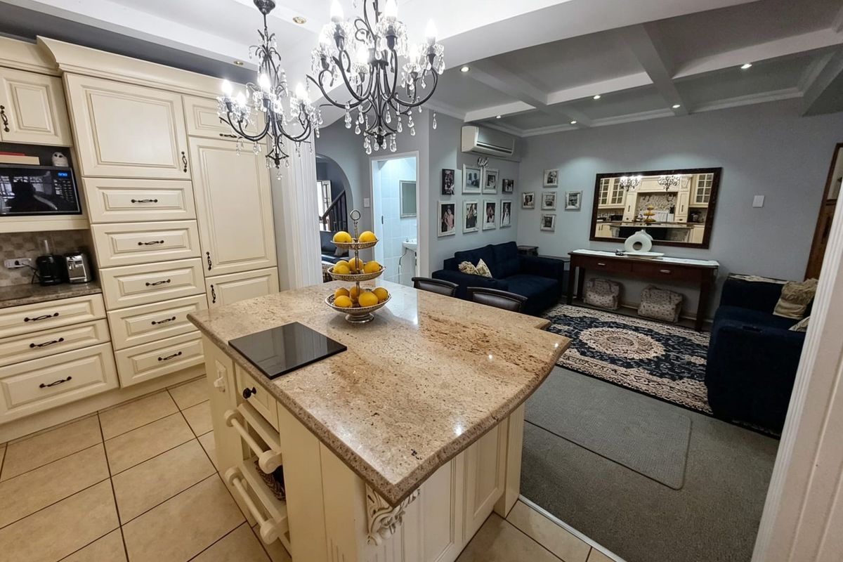 MODERN DUPLEX LIVING IN SOUGHT-AFTER THREE RIVERS PROPER. - Photo 4