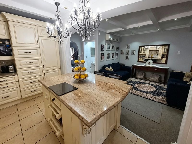 MODERN DUPLEX LIVING IN SOUGHT-AFTER THREE RIVERS PROPER. - Photo 4