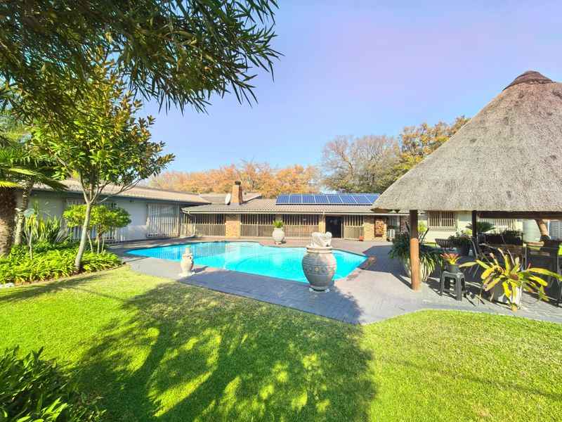Prime Sasolburg Family Home with Flatlet - Photo 1