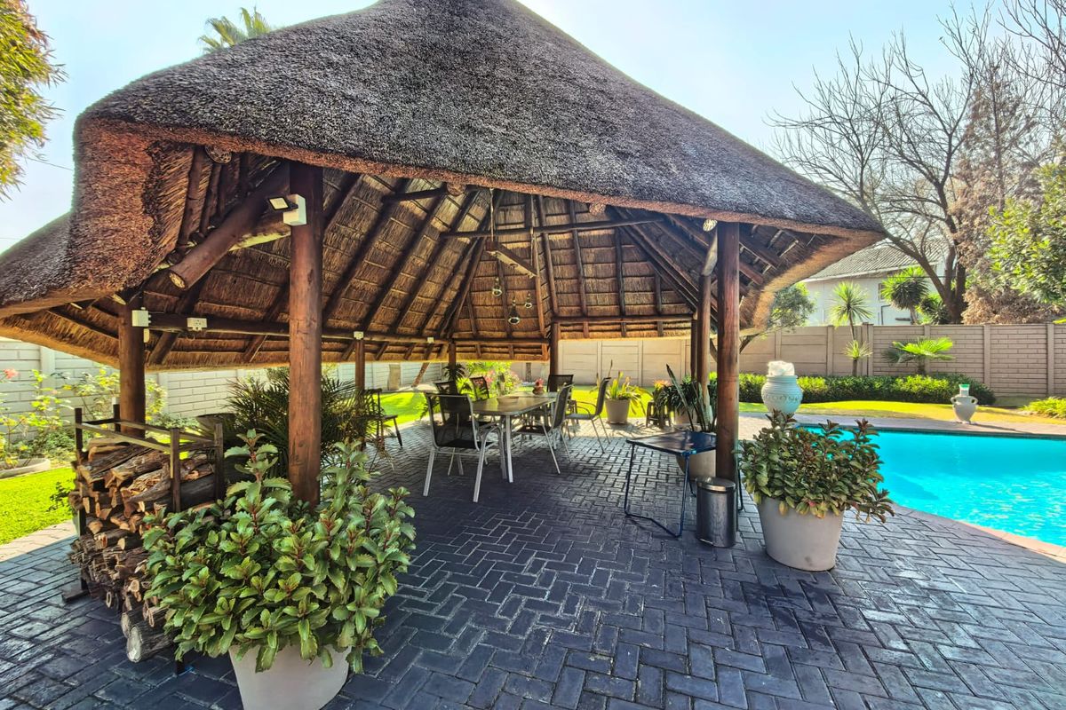 Prime Sasolburg Family Home with Flatlet - Photo 2