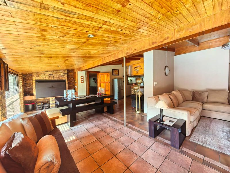 Prime Sasolburg Family Home with Flatlet - Photo 8