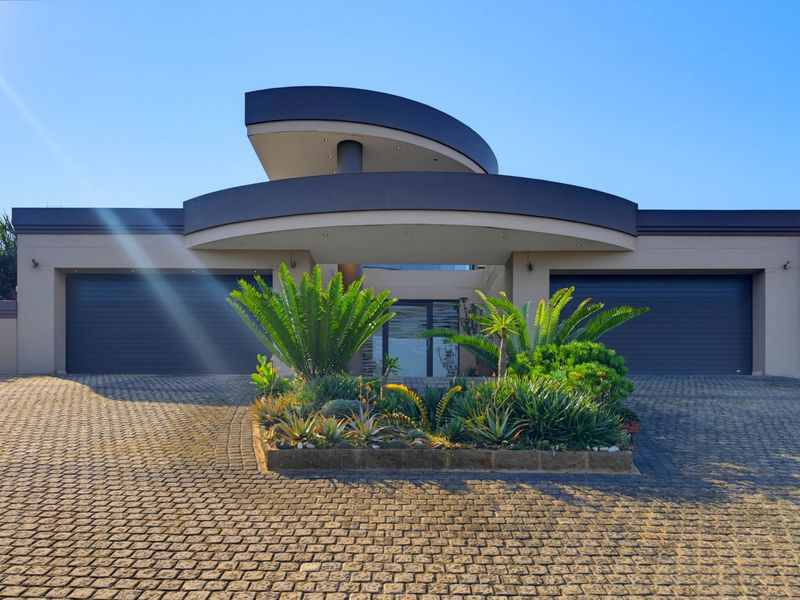 TIMELESS ELEGANCE WITH STUNNING COASTAL VIEWS IN BALLITO CENTRAL  LOCATION LOCATION LOCATION!!! - Photo 1
