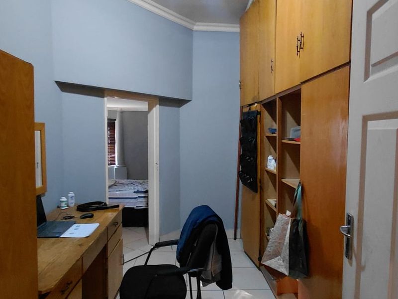 Lovely home with pool, flatlet in Dalview,Brakpan - Photo 8