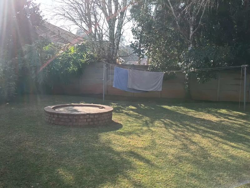 Bedroom • 2 Bathroom • Pet‐Friendly Home Big Yard • Swimming Pool • Lapa Entertainment Area R 20 000 - Photo 2