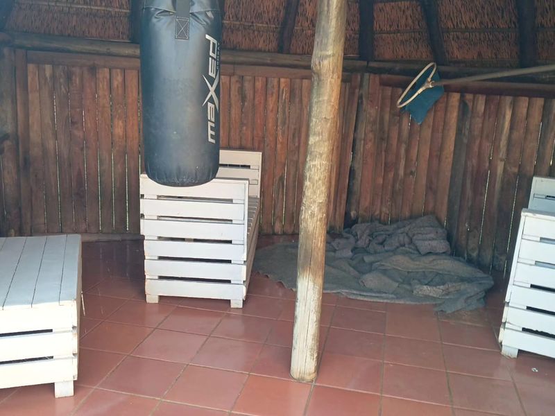 Bedroom • 2 Bathroom • Pet‐Friendly Home Big Yard • Swimming Pool • Lapa Entertainment Area R 20 000 - Photo 6