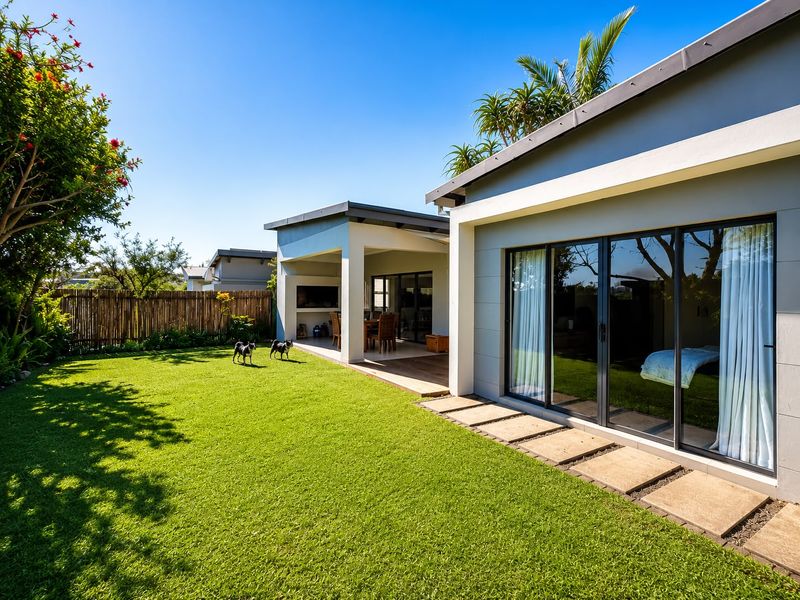 Modern Single-Level Family Home with Beautiful Indoor-Outdoor Flow - Photo 5
