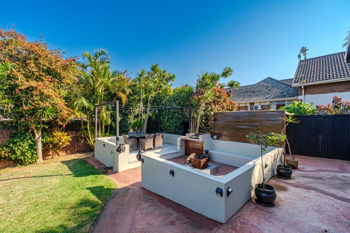 Stepless 3‐Bedroom Home | Umhlanga Rocks Drive - Photo 2