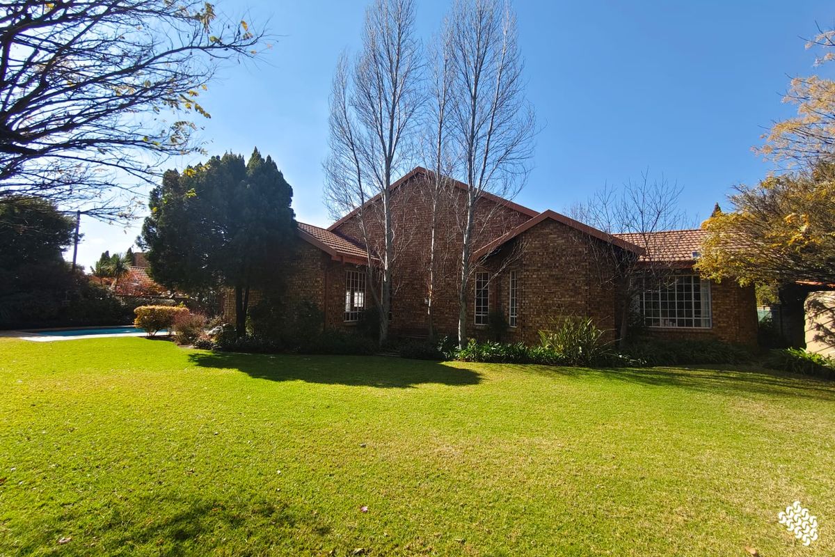 Exceptional Director's Residence in the Heart of Old Vaalpark. - Photo 5
