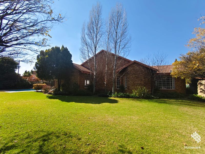 Exceptional Director's Residence in the Heart of Old Vaalpark. - Photo 5