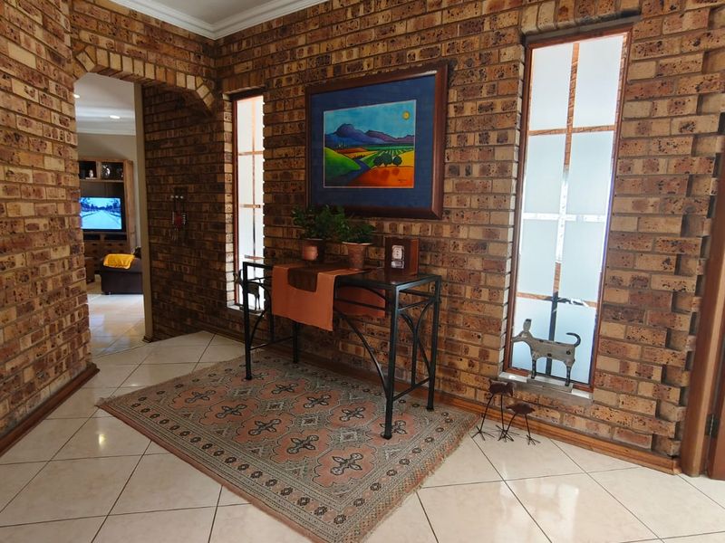 Exceptional Director's Residence in the Heart of Old Vaalpark. - Photo 7
