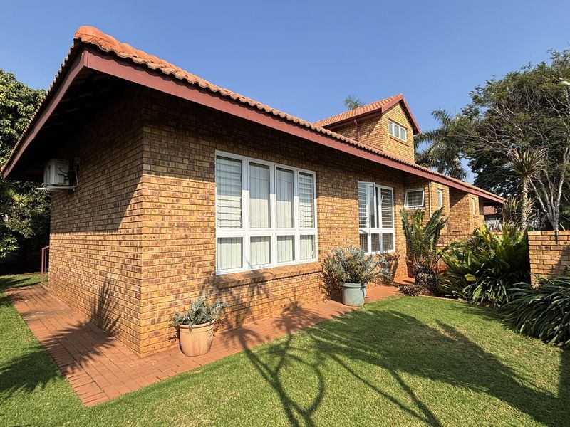 Well kept Family Home with - Photo 1