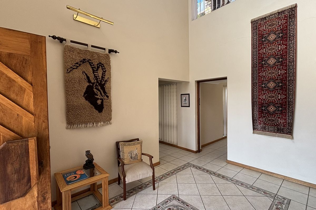 Well kept Family Home with - Photo 5