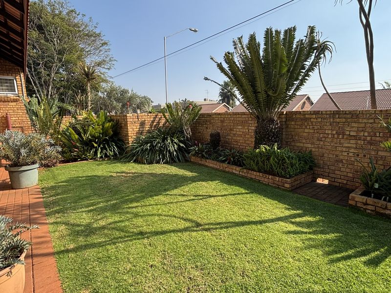 Well kept Family Home with - Photo 2