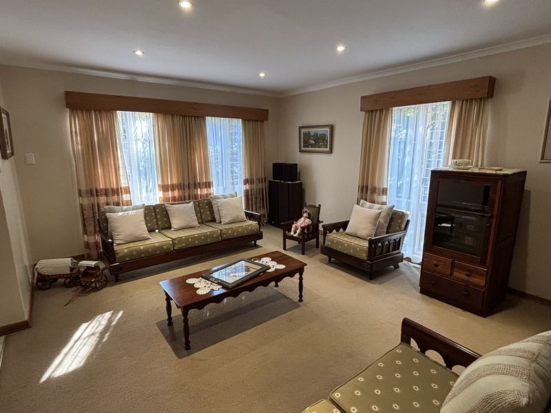 Well kept Family Home with - Photo 7