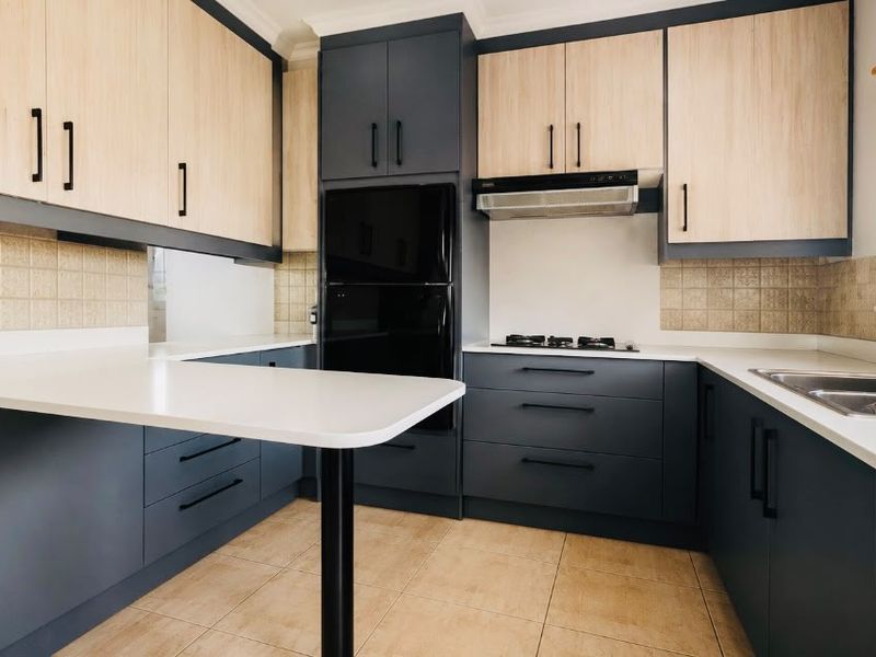 Stylish, Spacious & Pet-Friendly Simplex in Three Rivers. - Photo 7