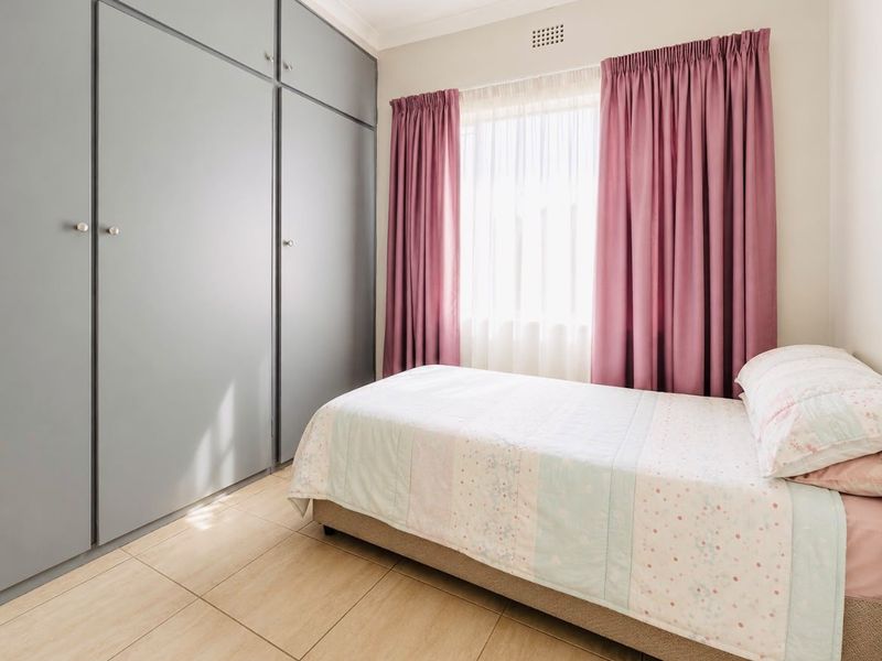 Stylish, Spacious & Pet-Friendly Simplex in Three Rivers. - Photo 6