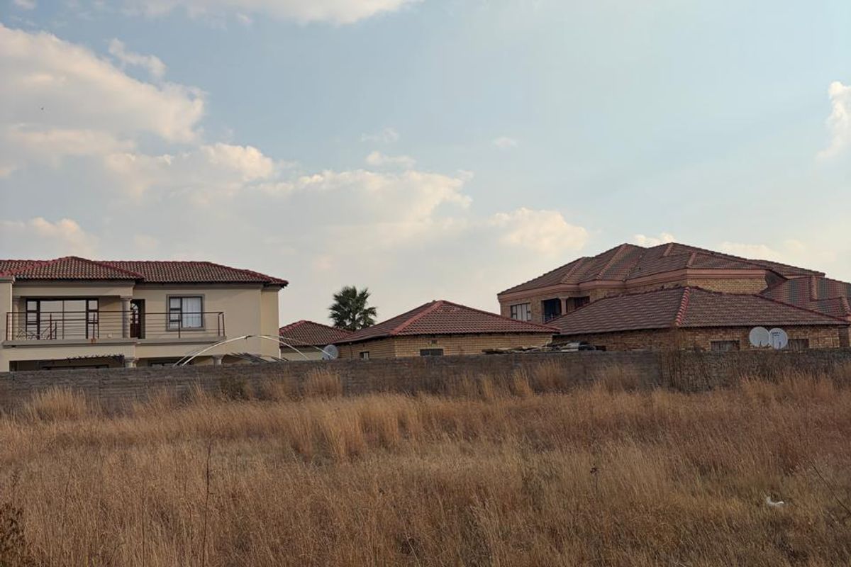 VACANT STAND FOR SALE -Build Your Dream Home from the Ground Up. - Photo 4