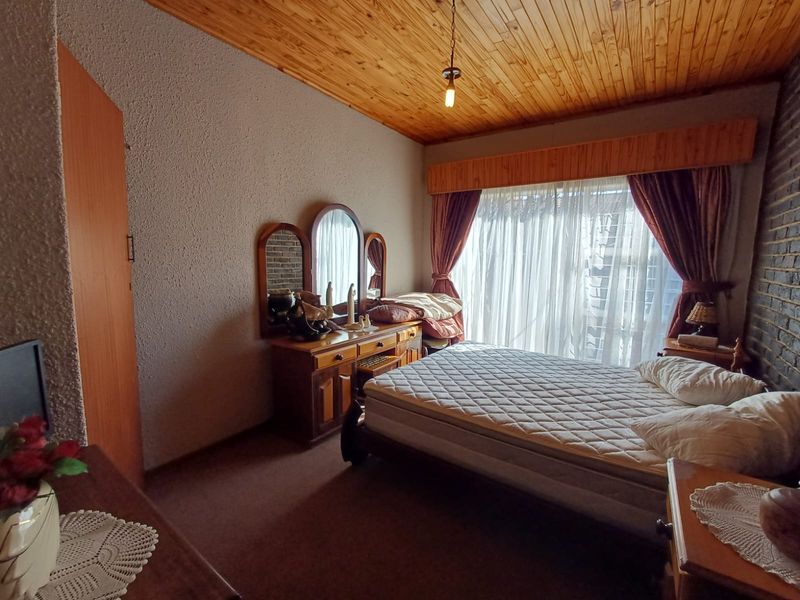 Huge Family Home In The Prime Location Of SE 3 Listed - Photo 9