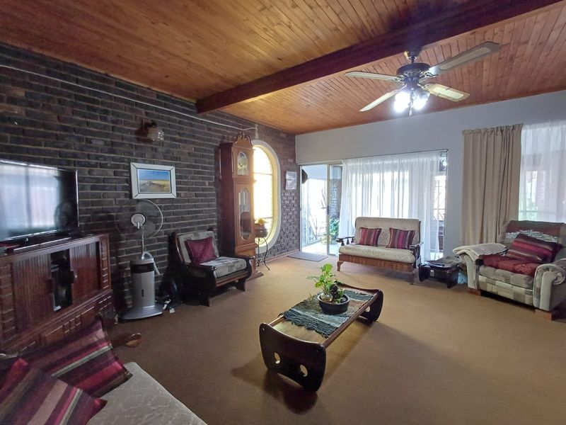 Huge Family Home In The Prime Location Of SE 3 Listed - Photo 3