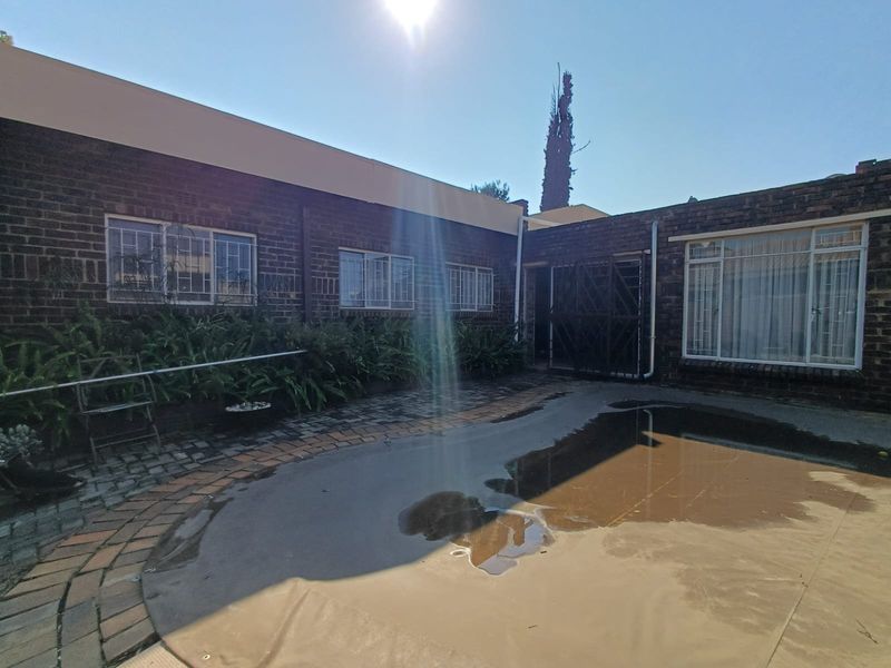 Huge Family Home In The Prime Location Of SE 3 Listed - Photo 7