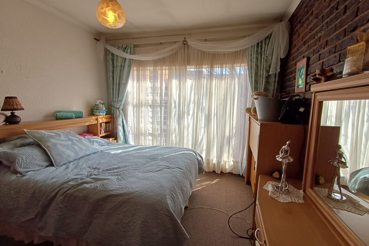 Huge Family Home In The Prime Location Of SE 3 Listed - Photo 5