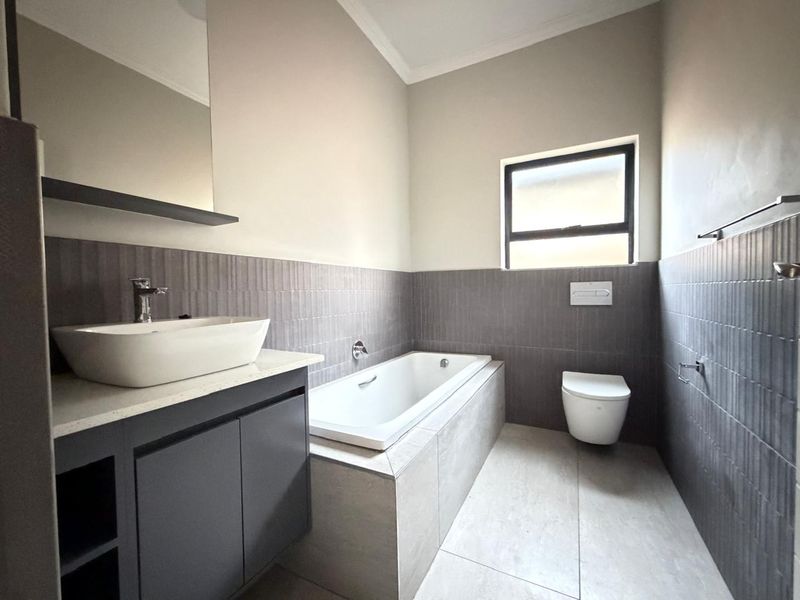 Modern Full-Title Home in Annlin - Photo 7