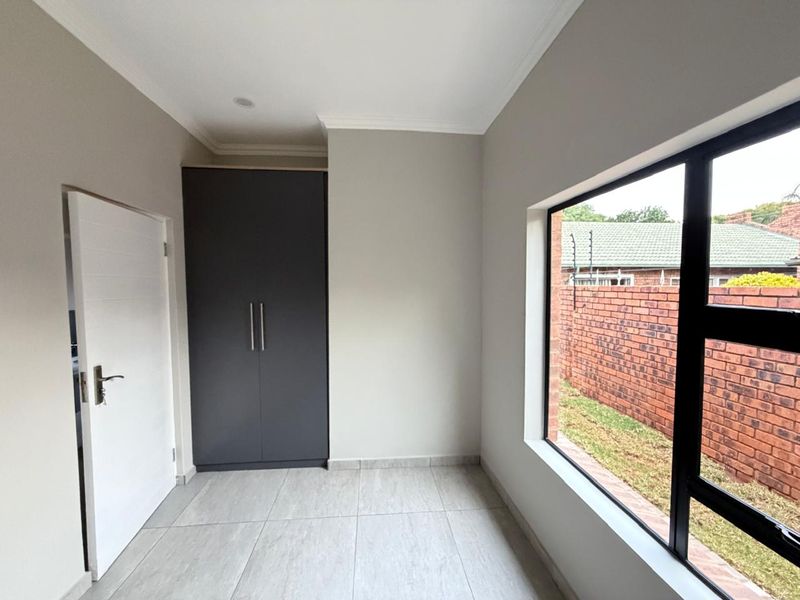 Modern Full-Title Home in Annlin - Photo 8