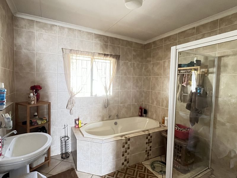 Beautiful Small holding with 3 dwellings - Photo 9