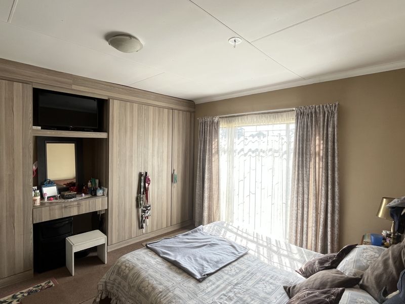Beautiful Small holding with 3 dwellings - Photo 7