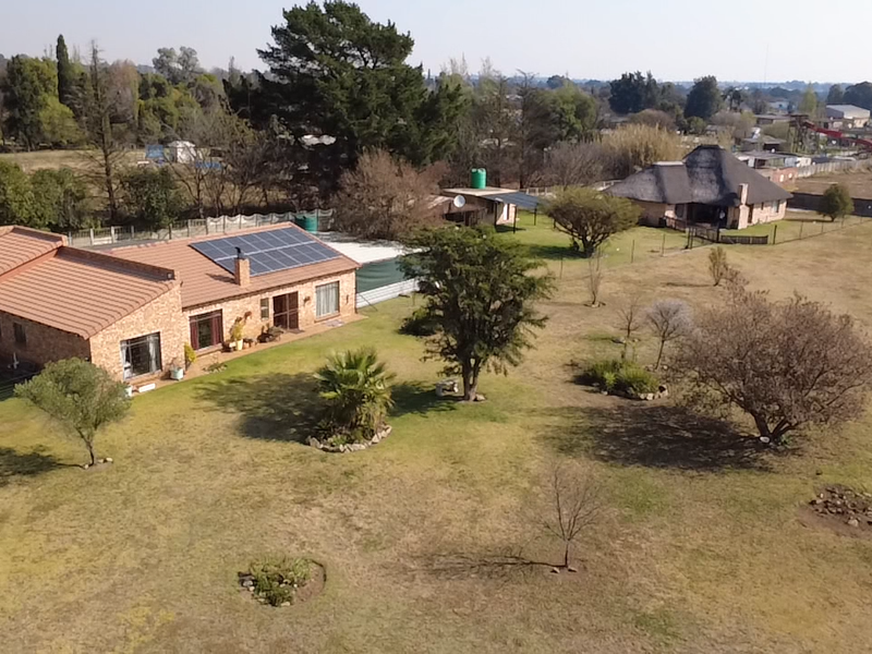Beautiful Small holding with 3 dwellings - Photo 4