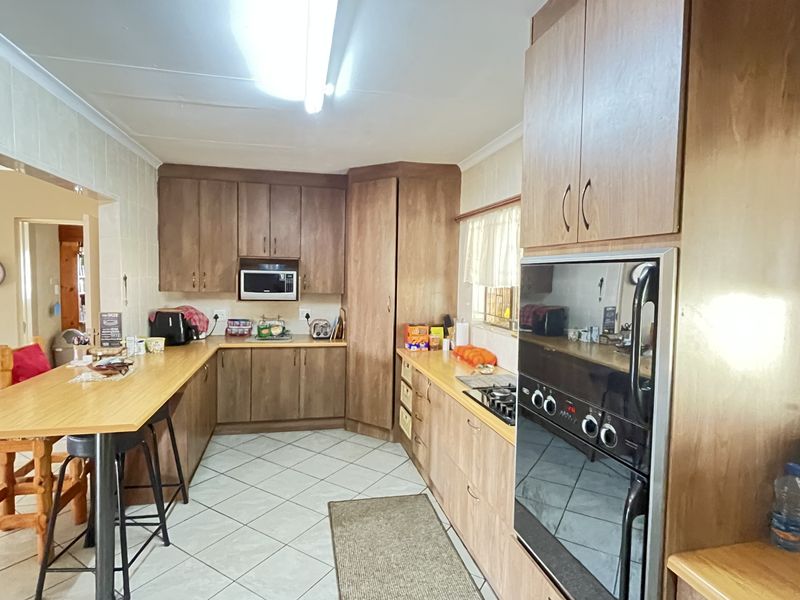 Beautiful Small holding with 3 dwellings - Photo 5
