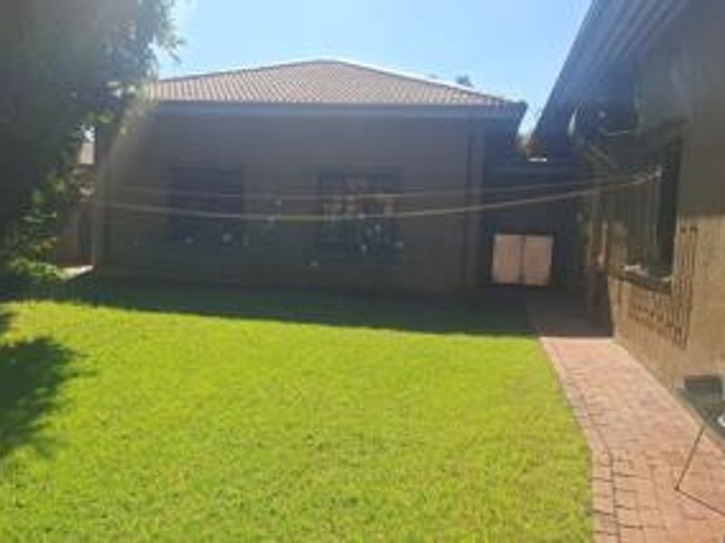 Bright 6 Bed Northmead , Pets Welcome - Photo 3
