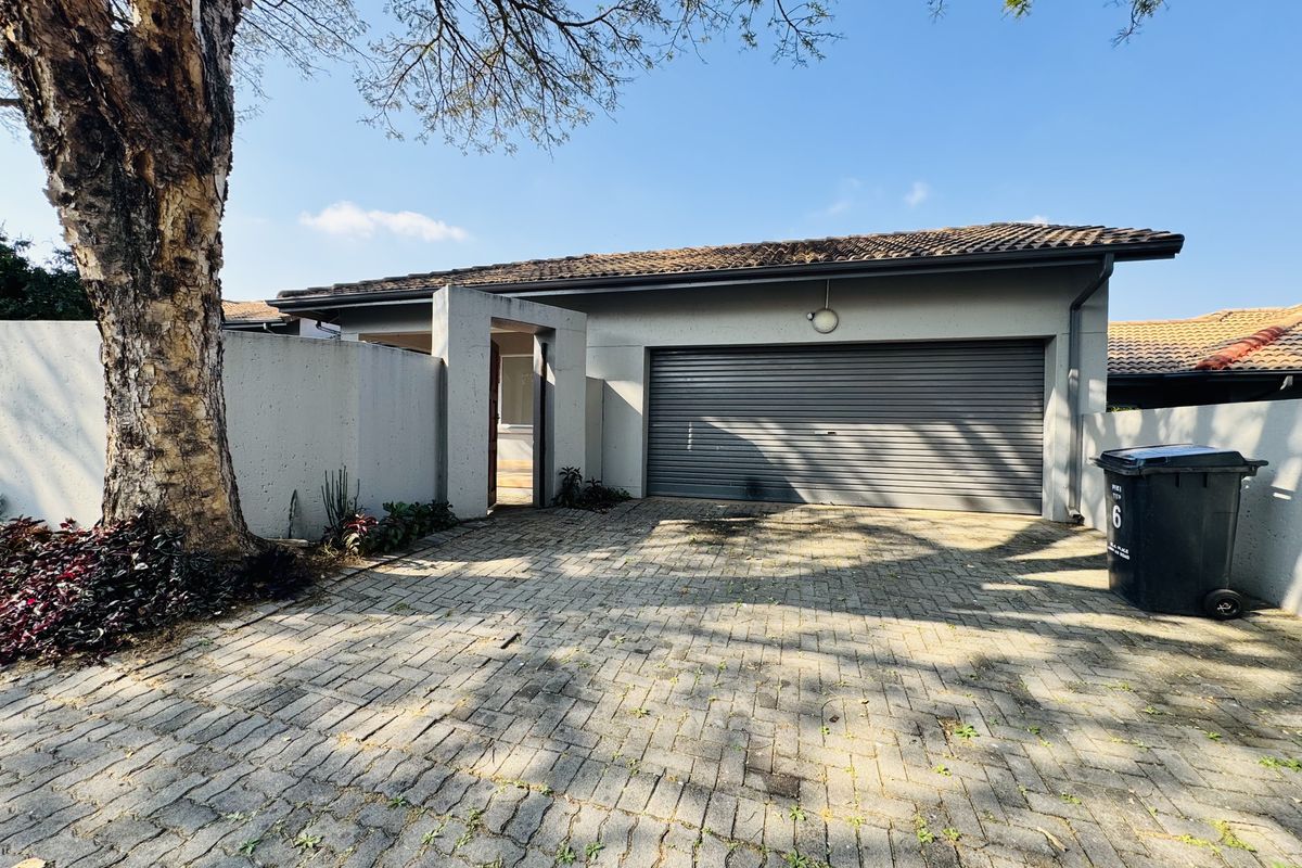 Modern 3-Bedroom Family Home in Craigavon Secure Estate - Photo 2