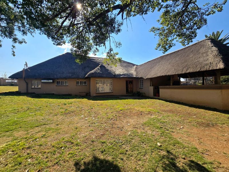 Riverfront Lifestyle Property with Incredible Potential in Kookrus, Meyerton. - Photo 4